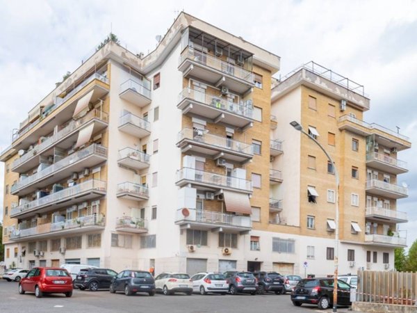 appartamento in vendita a Roma in zona Prenestino-Labicano