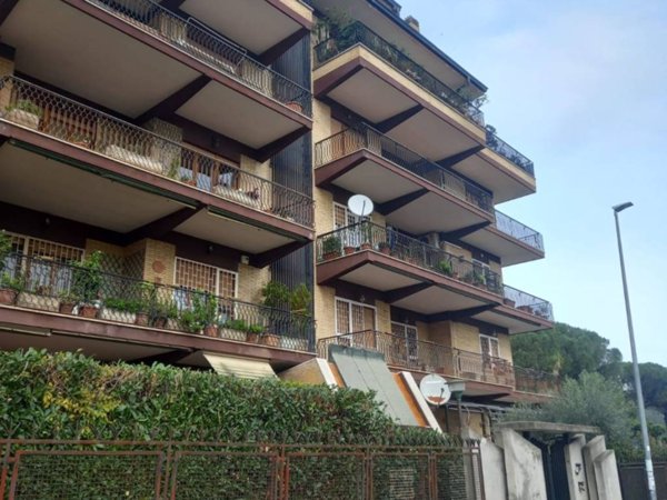 appartamento in vendita a Roma in zona Tor Bella Monaca