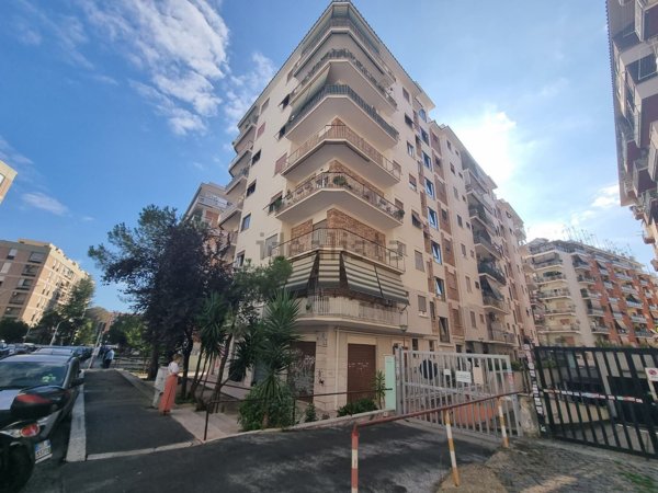 appartamento in vendita a Roma in zona Cinecittà