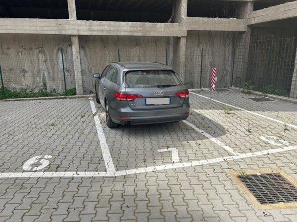 box auto in vendita a Roma in zona Ostiense
