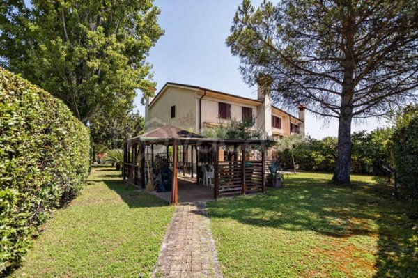 casa indipendente in vendita a Roma in zona Cinquina