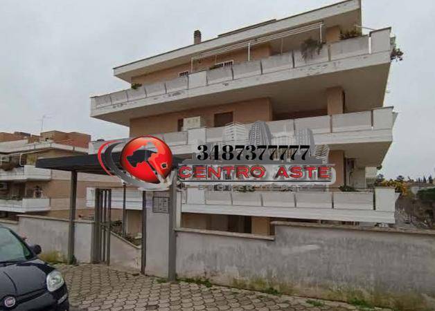 appartamento in vendita a Roma in zona Torrione Cerquetta