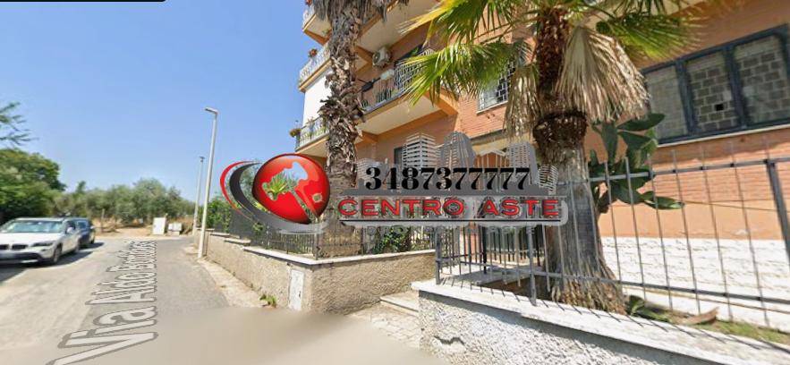 appartamento in vendita a Roma in zona Cesano