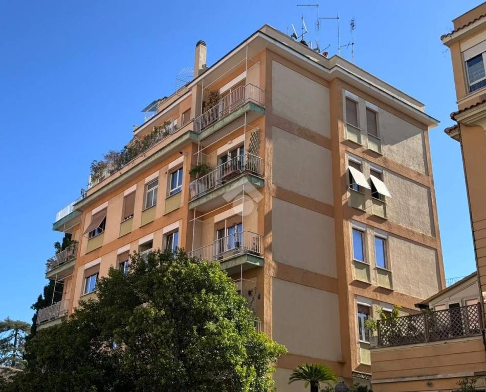 appartamento in vendita a Roma in zona Gianicolense