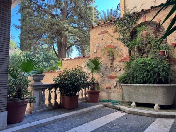 appartamento in vendita a Roma in zona Gianicolense
