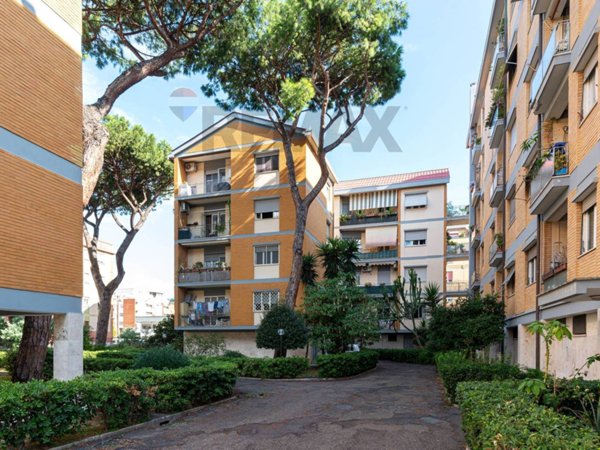 appartamento in vendita a Roma in zona Ostia