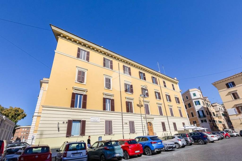 appartamento in vendita a Roma in zona Trastevere
