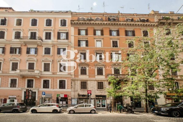 appartamento in vendita a Roma in zona Esquilino