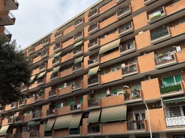 appartamento in vendita a Roma in zona Appio Latino