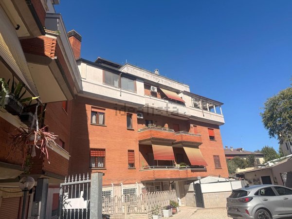 appartamento in vendita a Roma in zona Vitinia