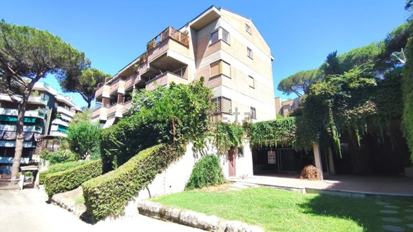 appartamento in vendita a Roma in zona Mostacciano