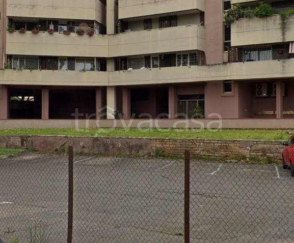 box auto in vendita a Roma in zona Appio Claudio