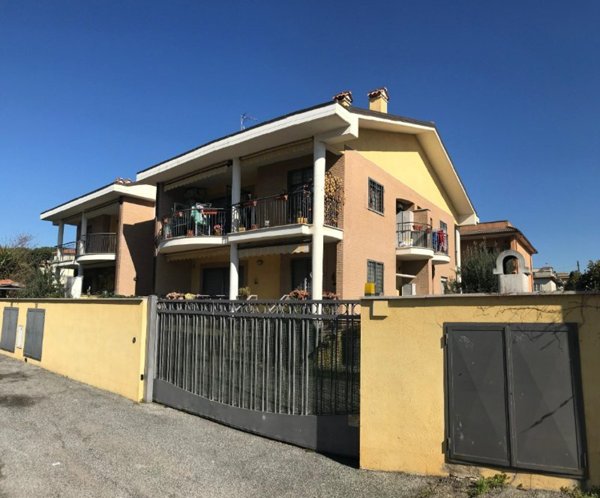 appartamento in vendita a Roma in zona Acilia