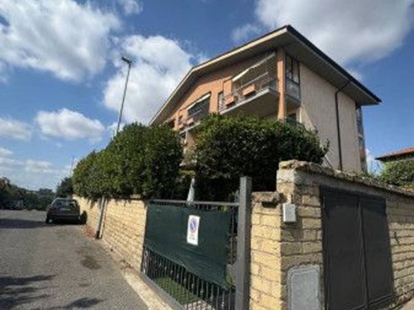 appartamento in vendita a Roma in zona Lunghezza