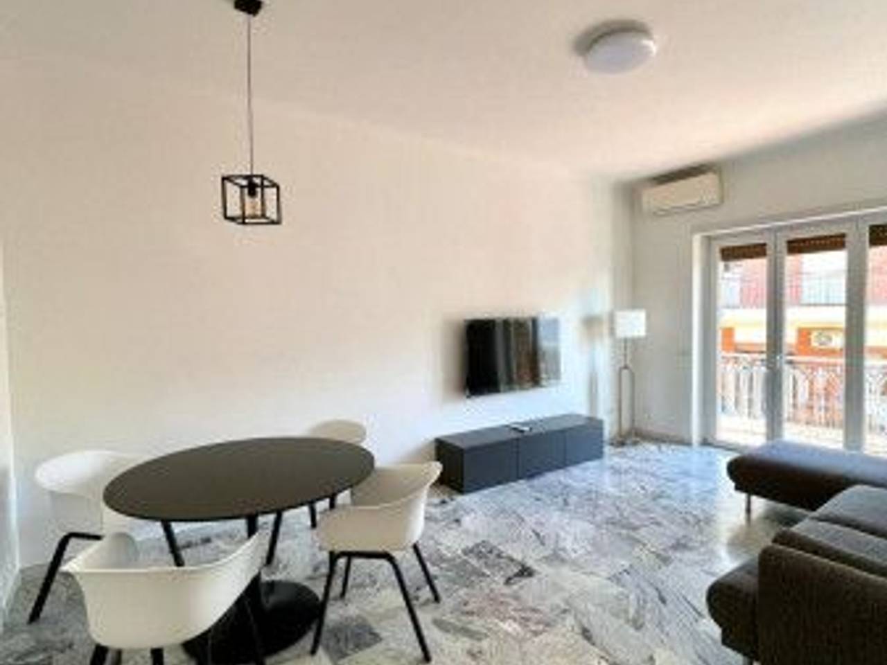 appartamento in vendita a Roma in zona Appio Latino