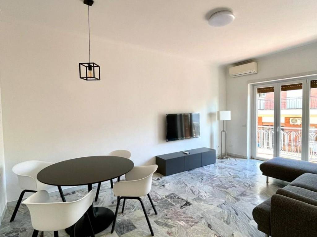appartamento in vendita a Roma in zona Appio Latino