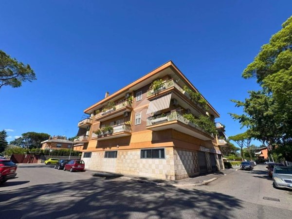 appartamento in vendita a Roma in zona Mostacciano
