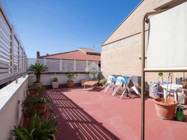 appartamento in vendita a Roma in zona Ostia