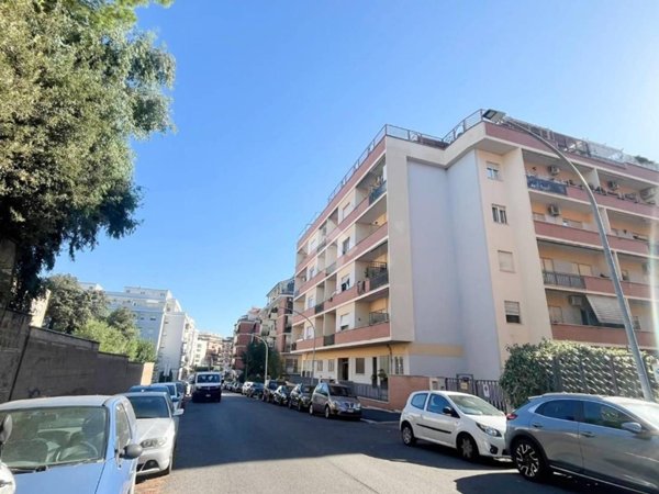 appartamento in vendita a Roma in zona Tuscolano
