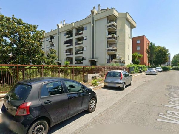 appartamento in vendita a Roma in zona Torre Angela