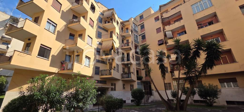 appartamento in vendita a Roma in zona Ardeatino