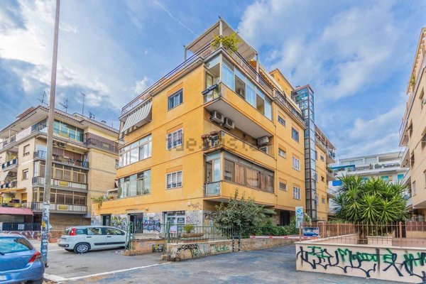 appartamento in vendita a Roma in zona Prenestino-Centocelle
