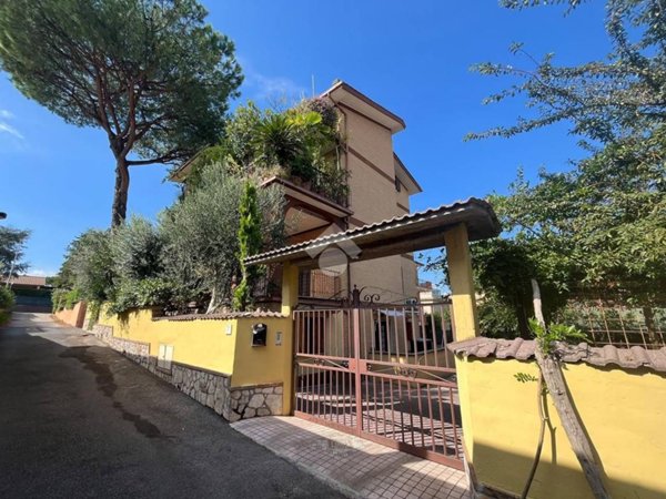 appartamento in vendita a Roma in zona Casal Morena