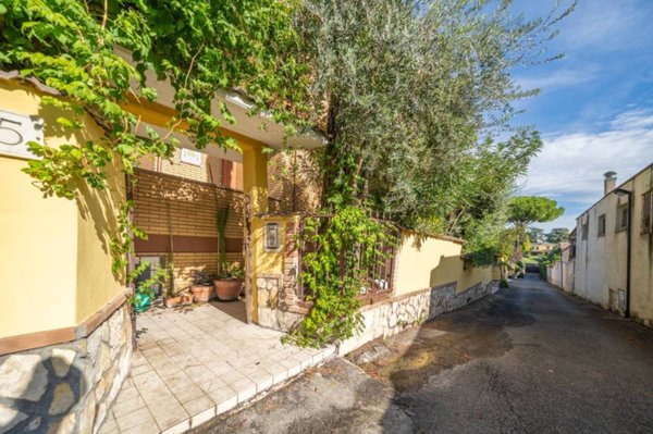 appartamento in vendita a Roma in zona Casal Morena