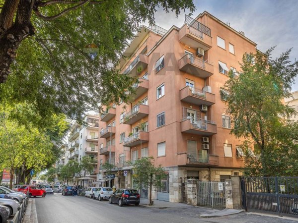 appartamento in vendita a Roma in zona Nomentano