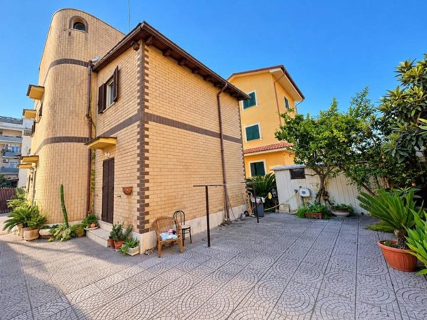 appartamento in vendita a Roma in zona Ostia