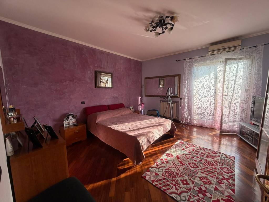 appartamento in vendita a Roma in zona Lago Regillo