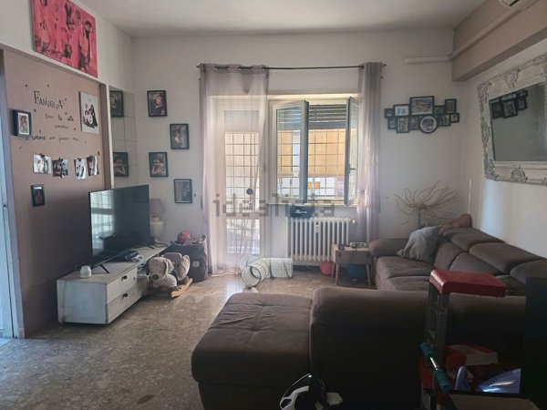 appartamento in vendita a Roma in zona Tomba di Nerone
