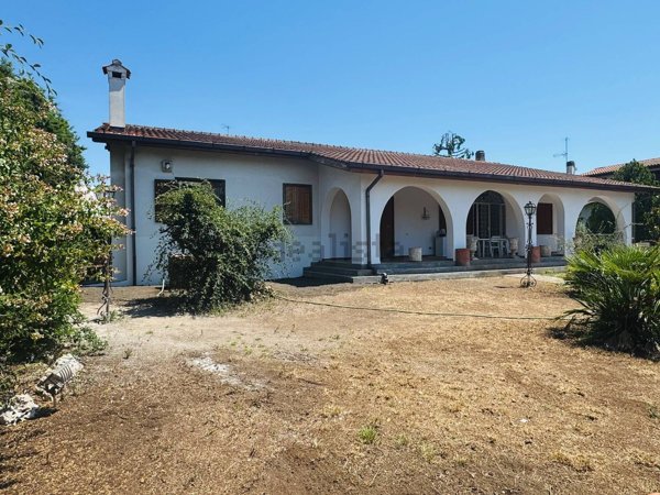 casa indipendente in vendita a Roma in zona Trigoria