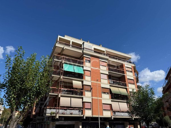 appartamento in vendita a Roma in zona Ostia