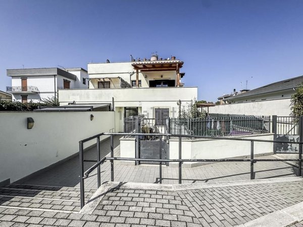 appartamento in vendita a Roma in zona Acilia