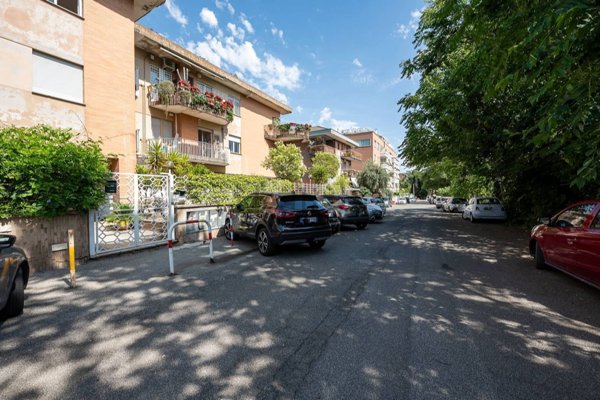appartamento in vendita a Roma in zona Monte Sacro/Talenti