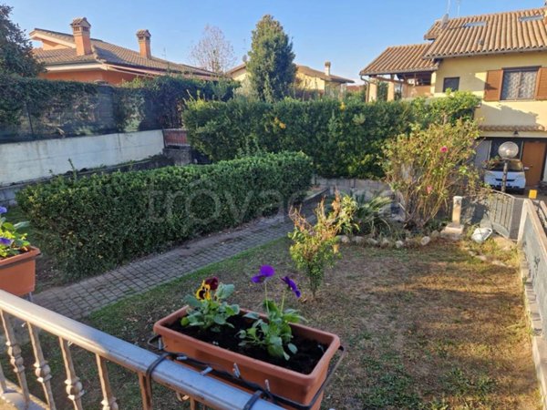 casa indipendente in vendita a Roma in zona Massimina/Casal Lumbroso