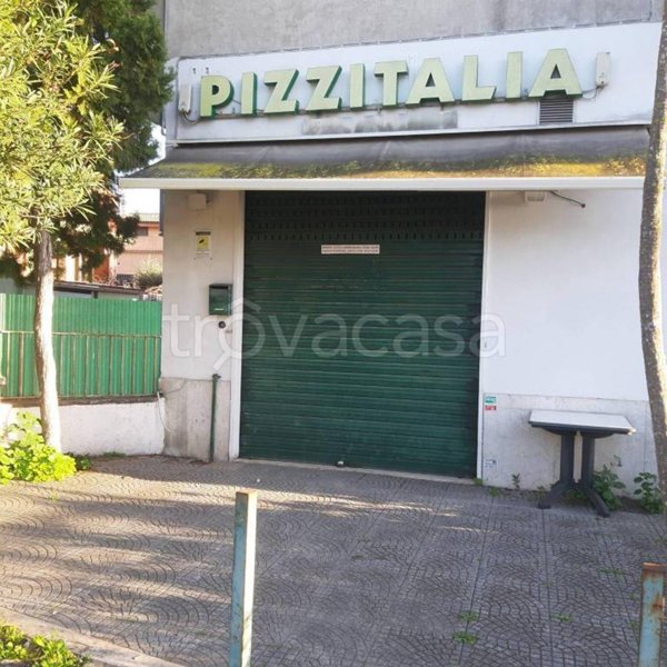 negozio in vendita a Roma in zona Acilia
