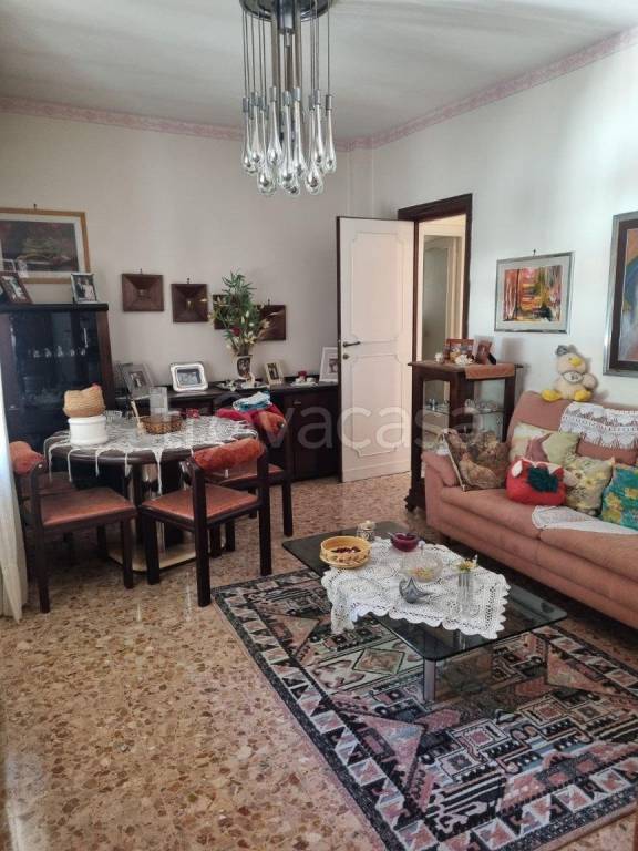 appartamento in vendita a Roma in zona Cinecittà