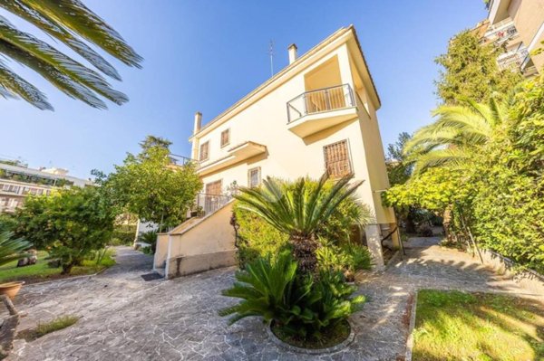 casa indipendente in vendita a Roma in zona Monte Sacro/Talenti