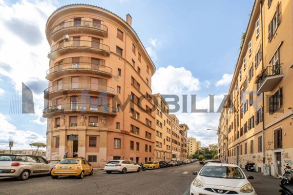 appartamento in vendita a Roma in zona Ostiense