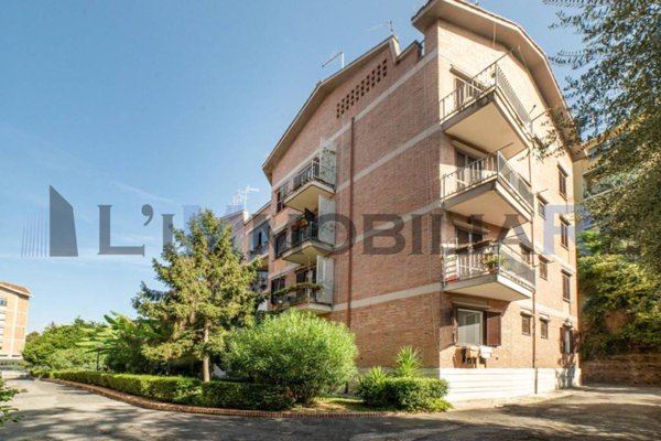 appartamento in vendita a Roma in zona Ostiense
