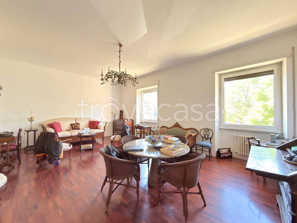 appartamento in vendita a Roma in zona Rione Monti/Campitelli
