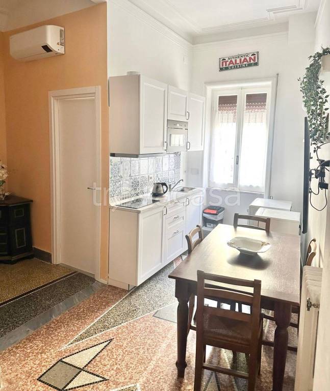appartamento in vendita a Roma in zona Appio Latino