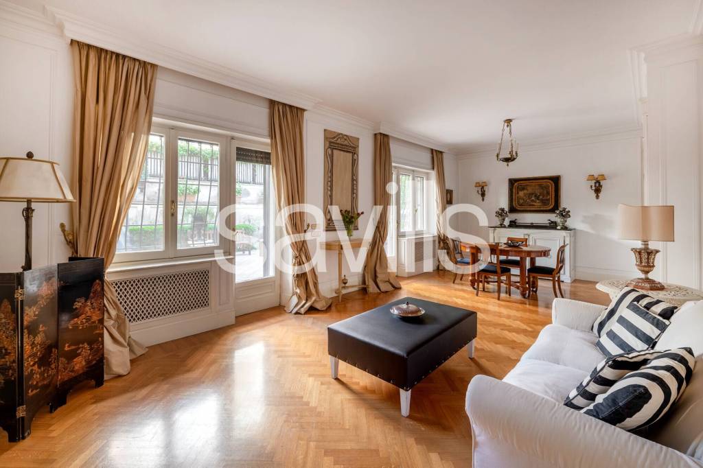 appartamento in vendita a Roma in zona EUR