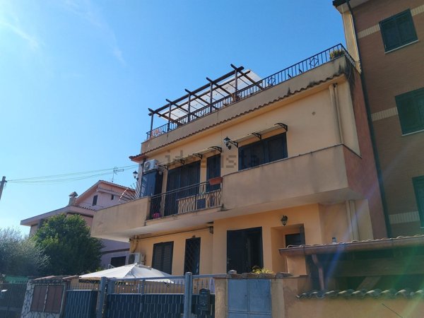 appartamento in vendita a Roma in zona Torre Gaia