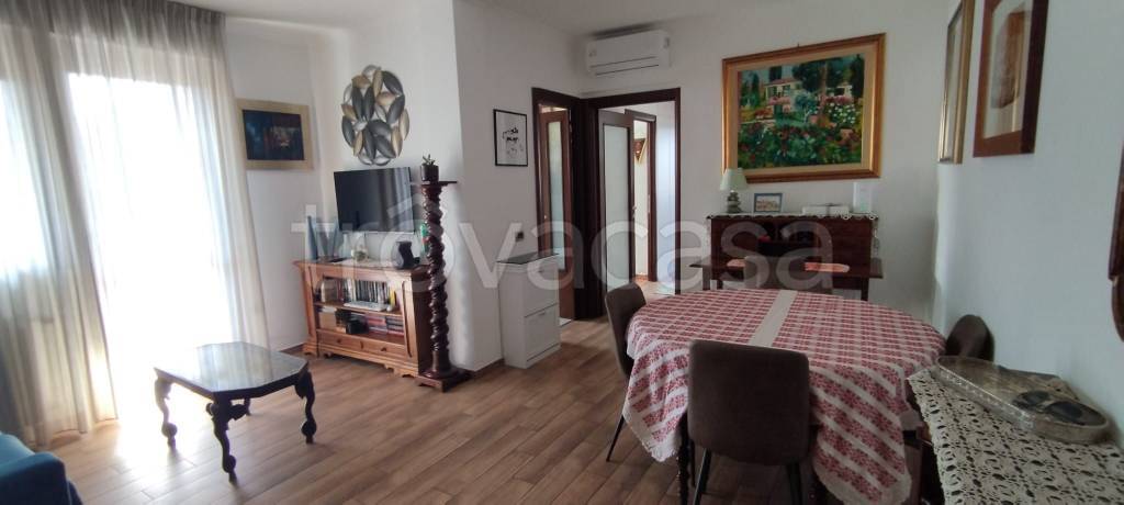 appartamento in vendita a Roma in zona Acilia