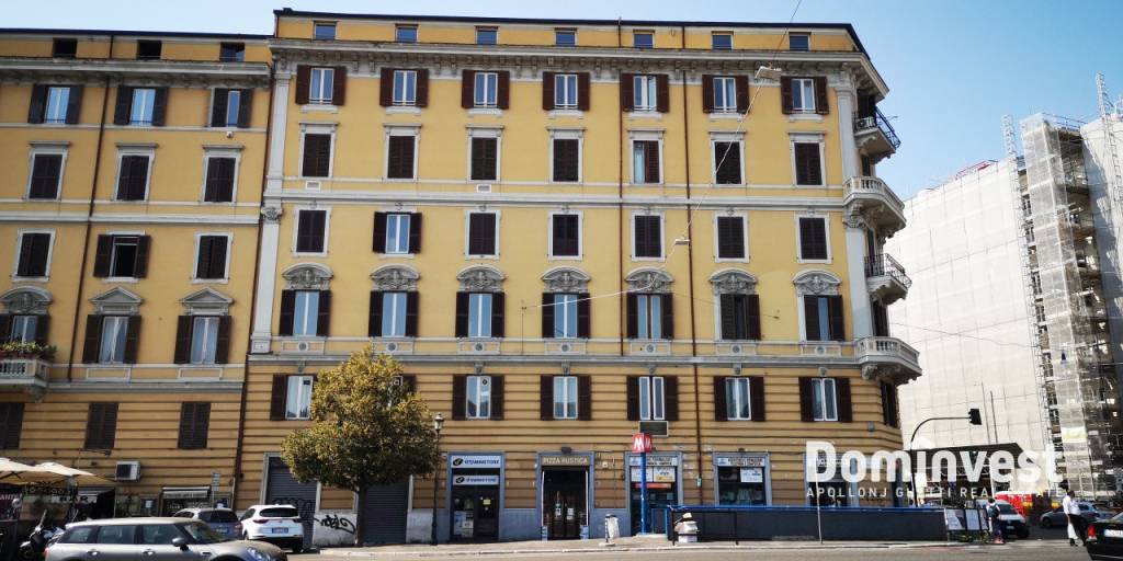 ufficio in vendita a Roma in zona Castro Pretorio