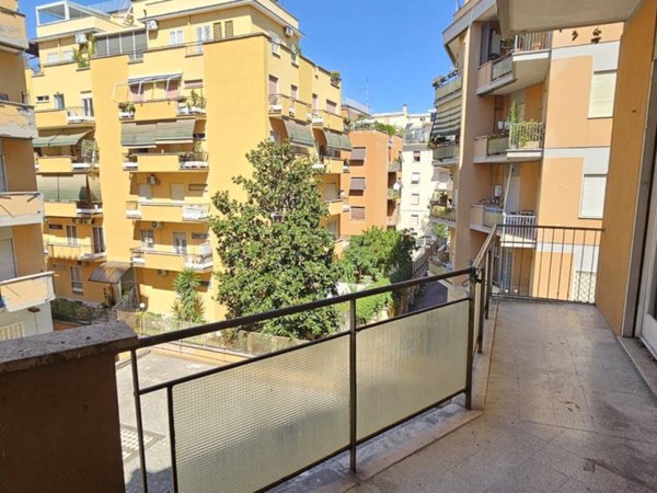 appartamento in vendita a Roma in zona Ardeatino