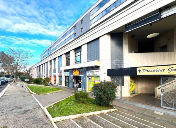 appartamento in vendita a Roma in zona Spinaceto
